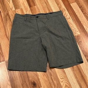 Men’s lightweight flat front short